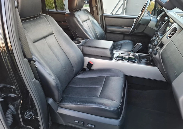 Ford Expedition cena 128900 przebieg: 186000, rok produkcji 2017 z Warszawa małe 667